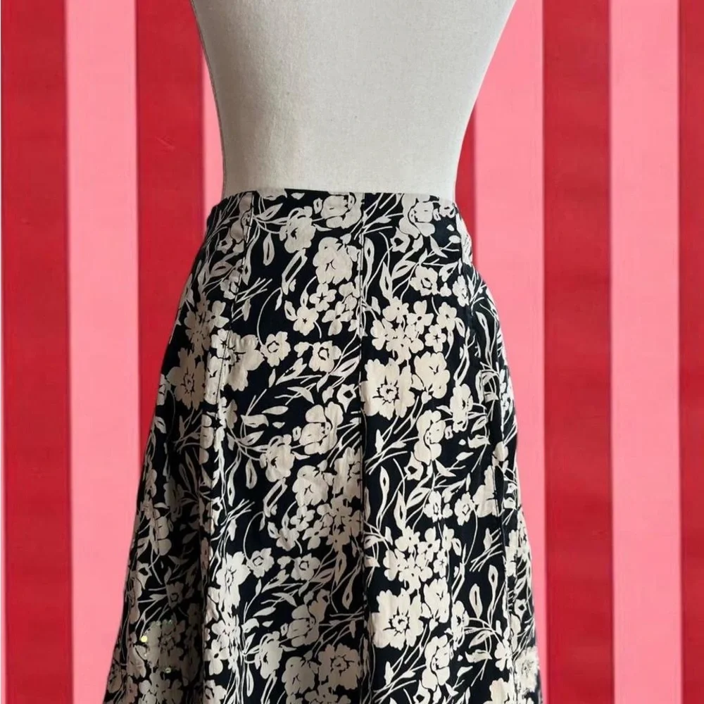Floral Black and White Women's Skirt - Picture 4 of 4